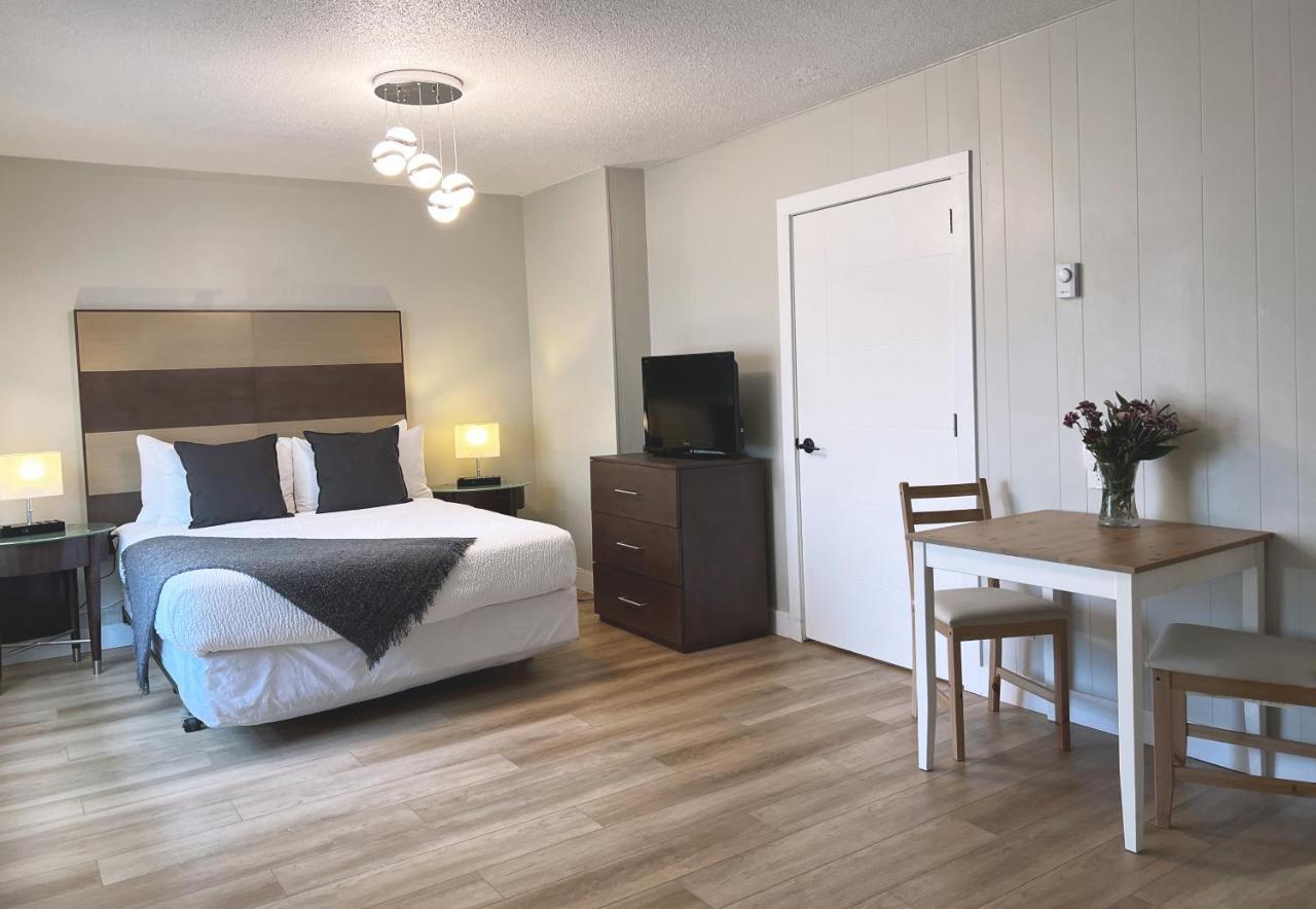 Oceanside Villas Sechelt Extérieur photo