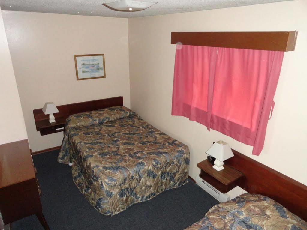 Oceanside Villas Sechelt Extérieur photo